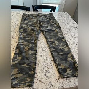 Kut from the Kloth Camo Jeans Size 16